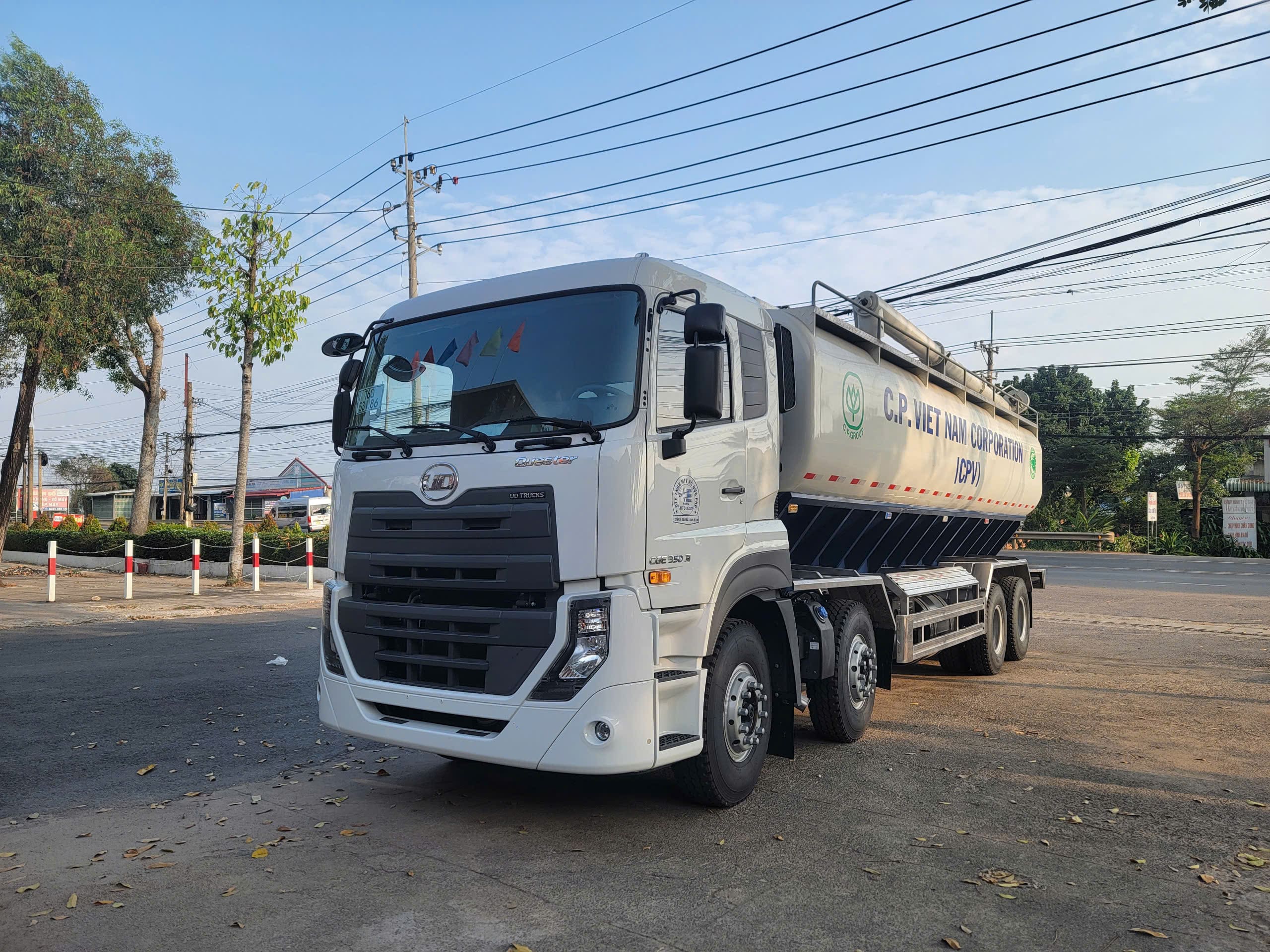 Xe Bồn Cám 4 Chân UD 30 khối 2025